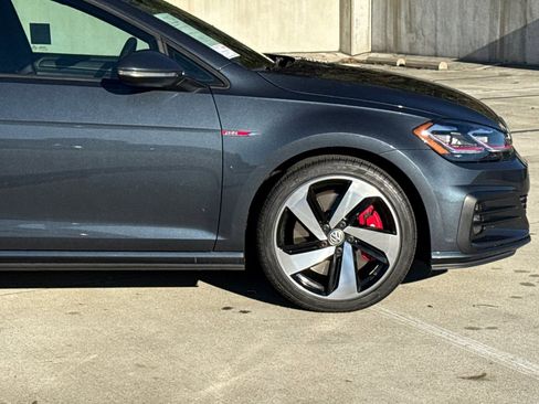 Used 2018 Volkswagen GTI SE w/ SE Leather Package image 21