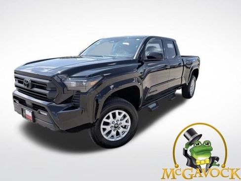 Used 2025 Toyota Tacoma SR5 AWD/4WD image 1