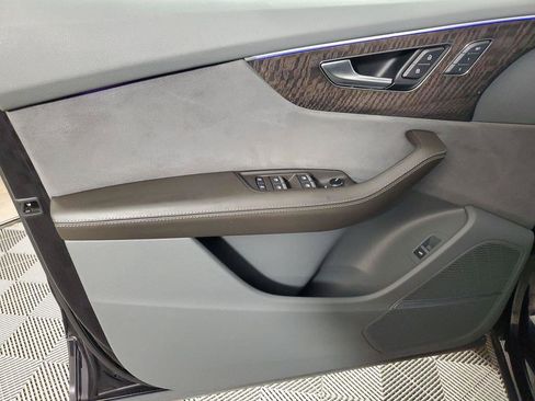 Used 2019 Audi Q8 Prestige AWD/4WD image 20