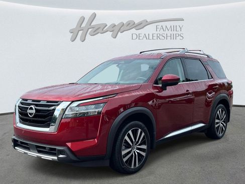 Used 2023 Nissan Pathfinder Platinum w/ Cargo Package FWD image 7
