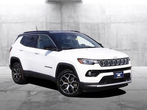 Used 2025 Jeep Compass Limited AWD/4WD image 2