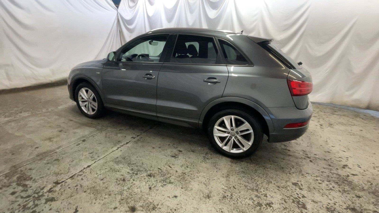 Used 2018 Audi Q3 2.0T Premium w/ Convenience Package AWD/4WD image 12