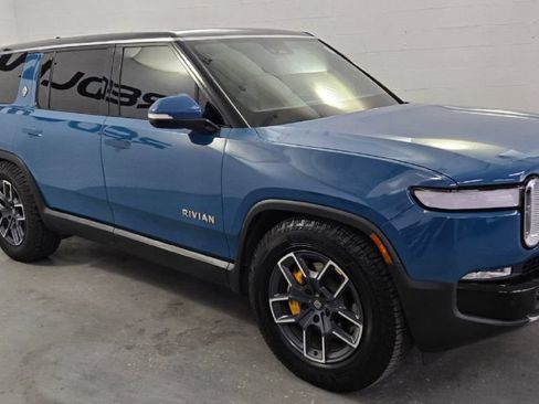 Used 2023 Rivian R1S Adventure AWD/4WD image 3