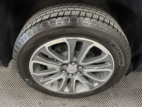 Used 2017 GMC Acadia SLT image 21