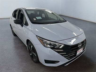 New 2025 Nissan Versa SR w/ Trunk Package