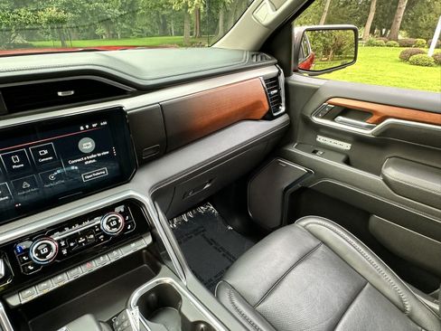 Used 2022 GMC Sierra 1500 Denali w/ Denali Reserve Package AWD/4WD image 15