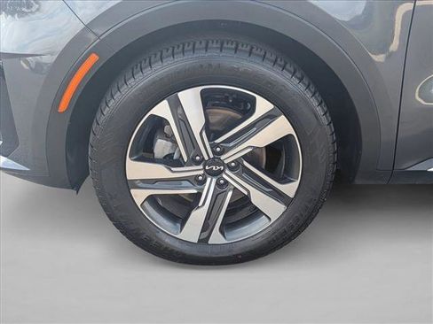 Used 2023 Kia Sorento SX Prestige image 24