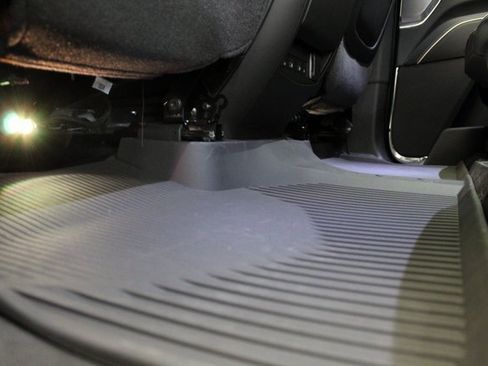 Used 2024 Cadillac Escalade Sport w/ LPO, ONYX Package image 16