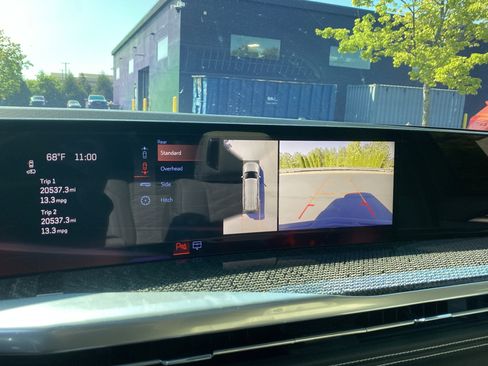 Used 2025 Cadillac Escalade ESV V image 22