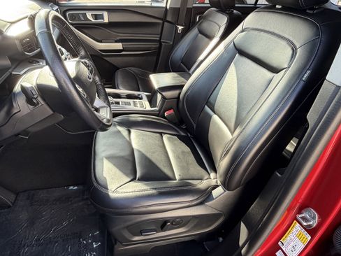 Certified 2023 Ford Explorer XLT w/ Equipment Group 202A RWD image 13