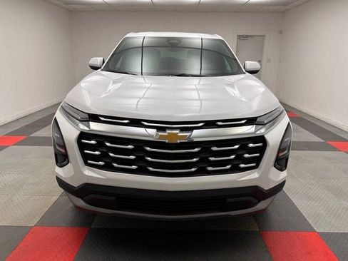 New 2026 Chevrolet Equinox LT FWD image 2