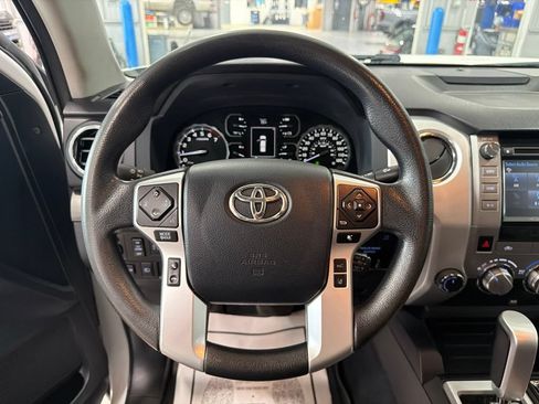 Used 2018 Toyota Tundra SR5 w/ SR5 Upgrade Package AWD/4WD image 23