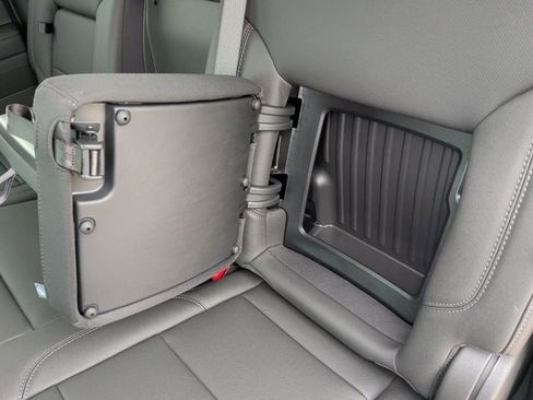 New 2026 GMC Sierra 1500 SLT image 39