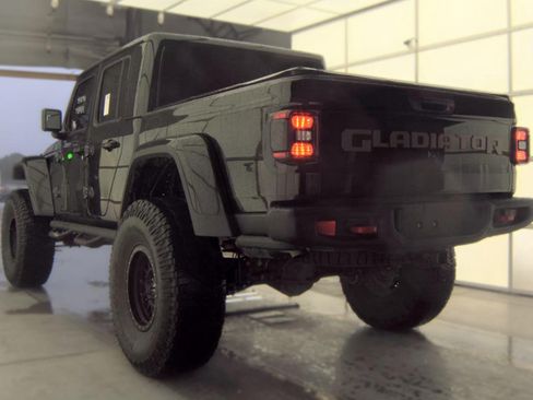 Used 2021 Jeep Gladiator Rubicon AWD/4WD image 6