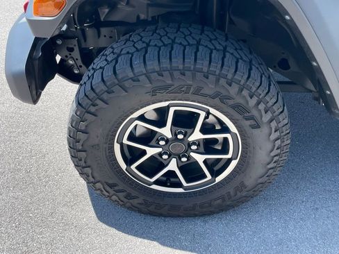 Used 2024 Jeep Gladiator Rubicon w/ Convenience Group image 29