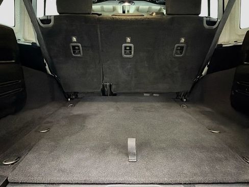 Used 2018 Jeep Wrangler Unlimited Sahara image 26