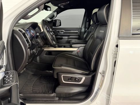 Used 2019 RAM 1500 Laramie AWD/4WD image 14