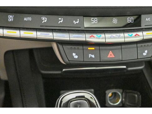 Used 2020 Cadillac XT4 Luxury w/ Cold Weather Package AWD/4WD image 44
