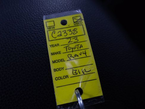 Used 2023 Toyota RAV4 LE AWD/4WD image 27