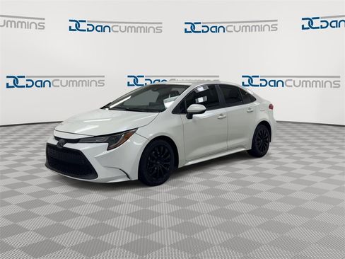 Used 2020 Toyota Corolla LE image 4