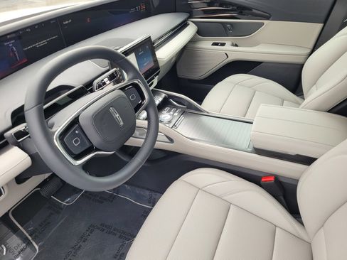 Used 2026 Lincoln Nautilus Premier w/ Jet Appearance Package AWD/4WD image 11