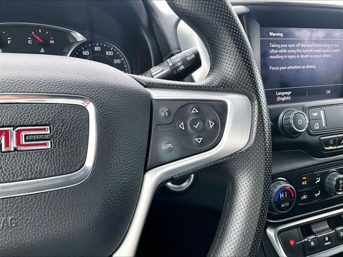 Used 2023 GMC Terrain SLE w/ Driver Convenience Package image 24