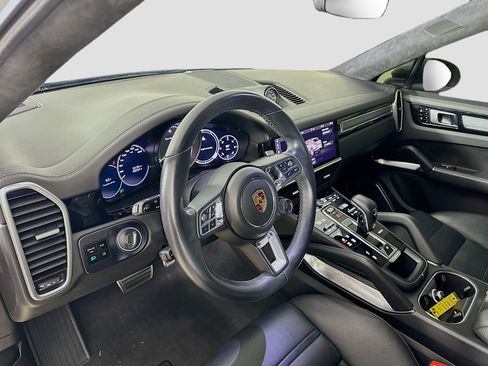 Used 2020 Porsche Cayenne Turbo S AWD/4WD image 9
