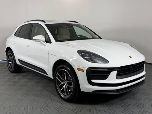 Certified 2026 Porsche Macan AWD/4WD image 9