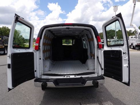 Used 2020 Chevrolet Express 2500 w/ Driver Convenience Package image 41