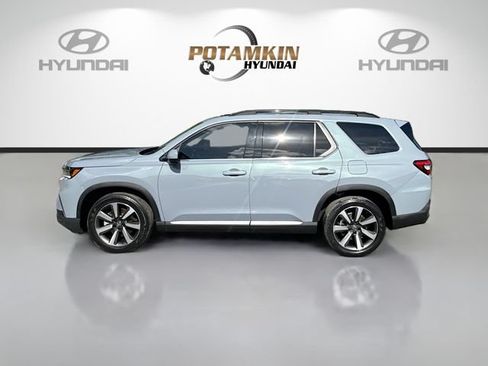Used 2024 Honda Pilot Touring image 8