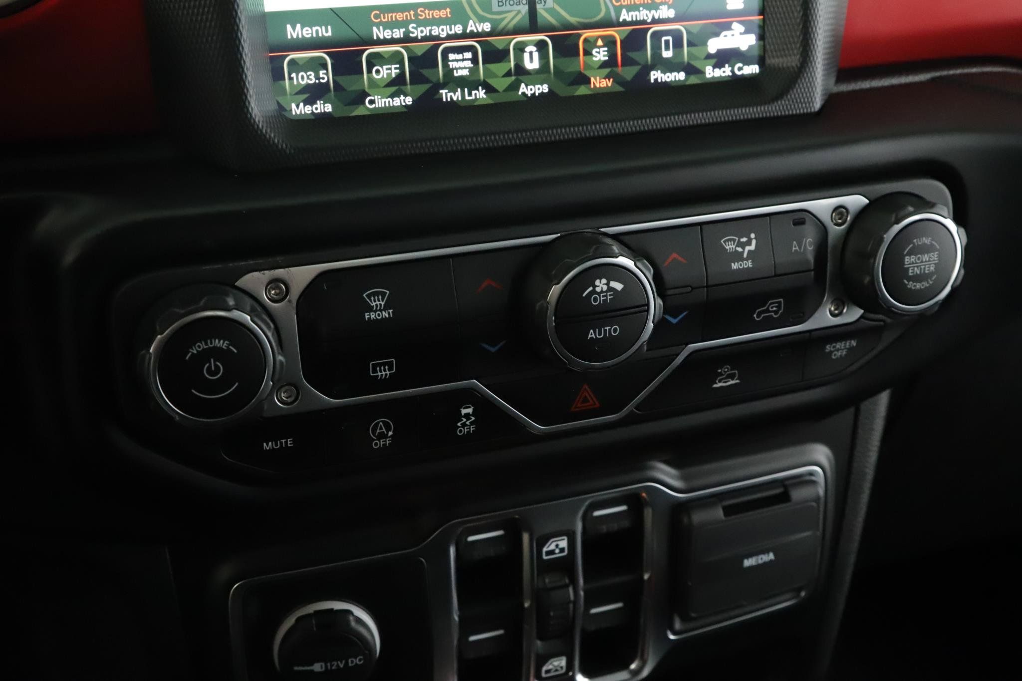 Used 2022 Jeep Gladiator Rubicon w/ LED Lighting Group AWD/4WD image 14