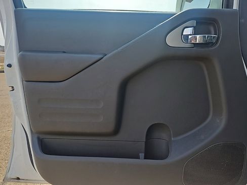 Used 2019 Nissan Frontier PRO-4X image 6