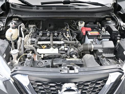 Used 2020 Nissan Kicks S image 19