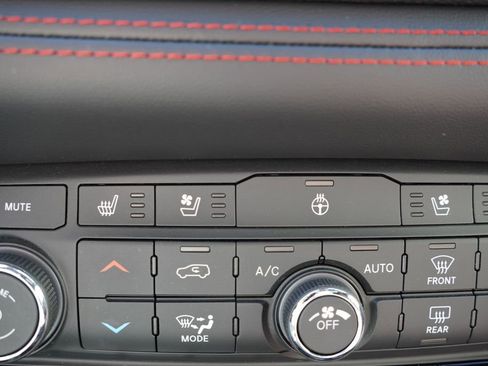 Certified 2025 Dodge Durango GT AWD/4WD image 33