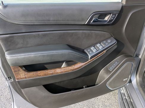 Used 2020 Chevrolet Suburban LT AWD/4WD image 14