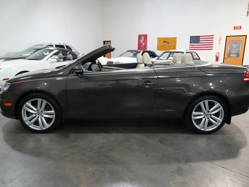 Used 2012 Volkswagen Eos Executive image 9