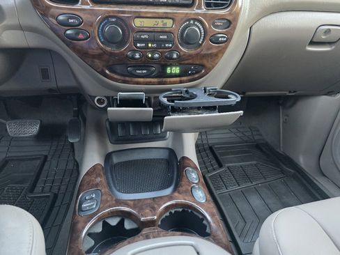 Used 2006 Toyota Sequoia SR5 image 16