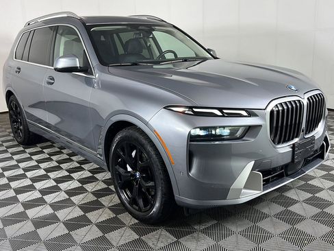 Used 2024 BMW X7 xDrive40i w/ Premium Package AWD/4WD image 24