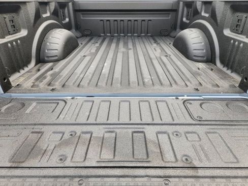 Used 2025 Ford F250 Platinum w/ FX4 Off-Road Package image 33