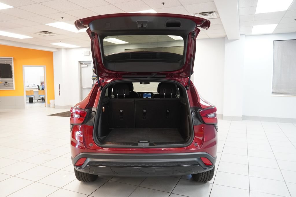 Used 2024 Chevrolet Trax RS FWD image 9
