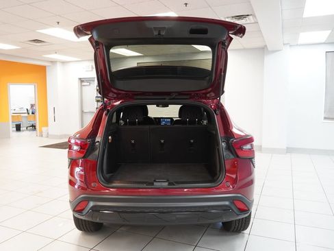 Used 2024 Chevrolet Trax RS FWD image 9