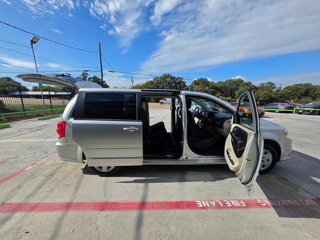 Used 2012 Dodge Grand Caravan SE FWD image 34