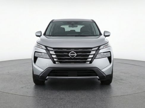 Used 2025 Nissan Rogue SV FWD image 2
