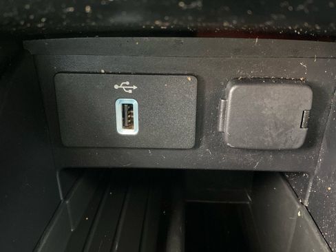 Used 2019 Ford Explorer XLT w/ Equipment Group 202A image 16