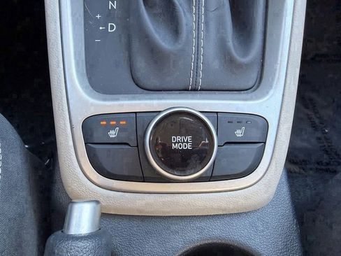 Certified 2023 Hyundai Venue Limited image 25