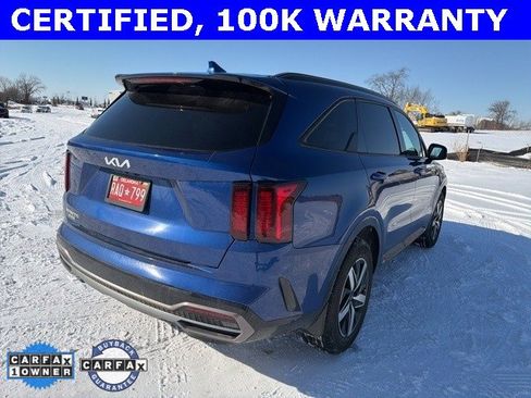 Used 2023 Kia Sorento S image 3