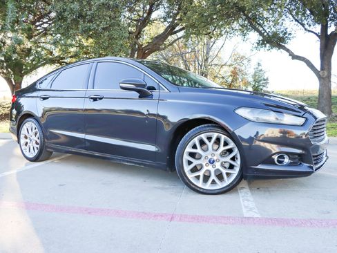 Used 2015 Ford Fusion SE image 1
