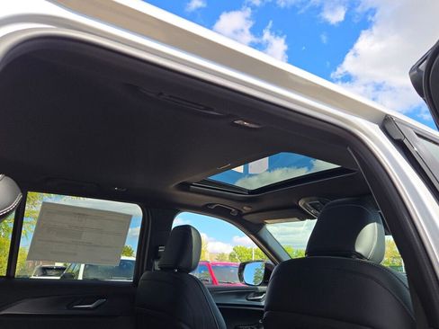 New 2025 Jeep Grand Cherokee Altitude image 11