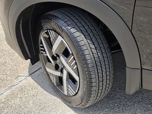 New 2027 Nissan Kicks SV w/ SV Premium Package FWD image 9