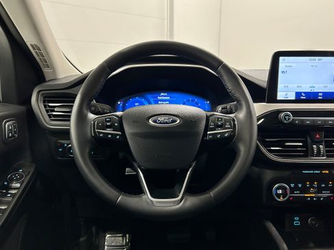 Used 2021 Ford Escape SEL w/ Technology Package AWD/4WD image 13